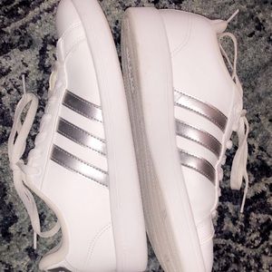 Adidas ⋆ White & Silver ⋆ Size 7!